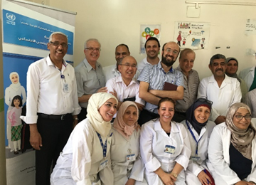 シリアのダマスカス市郊外のUNRWAの職員と