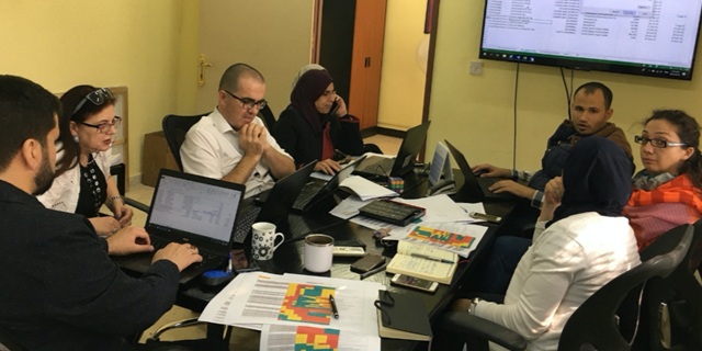 UNRWA本部の清田氏のオフィスにて薬剤調達会議