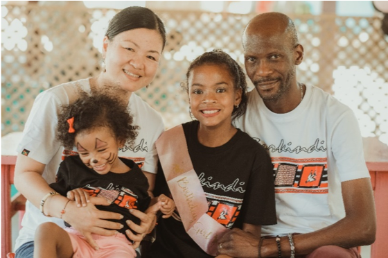 コンゴ（民）出身の夫と娘（10歳、2歳）ダカールにて